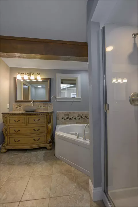 Bath - 2291 E Mirabeau St, Springfield, MO 65804 photo 1 of 9