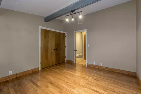 Bedroom - 2291 E Mirabeau St, Springfield, MO 65804 photo 3 of 7