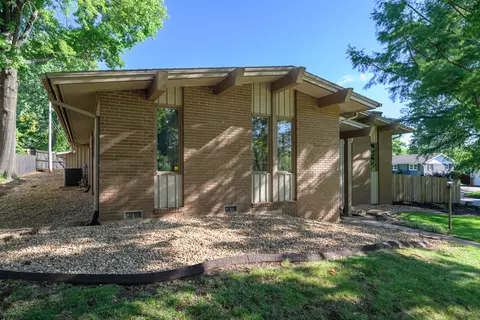 Exterior - 2291 E Mirabeau St, Springfield, MO 65804 photo 13 of 14