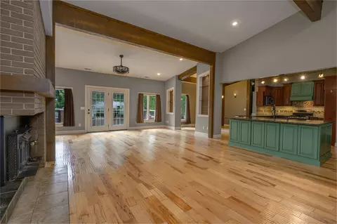 Living - 2291 E Mirabeau St, Springfield, MO 65804 photo 4 of 10