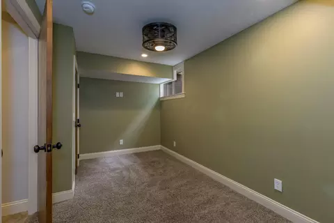 Bedroom - 2291 E Mirabeau St, Springfield, MO 65804 photo 6 of 7