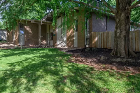 Exterior - 2291 E Mirabeau St, Springfield, MO 65804 photo 3 of 14