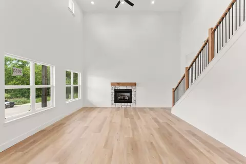 Living - 2033 E Will St, Republic, MO 65738 photo 3 of 5