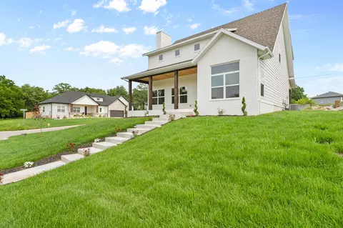 Exterior - 2033 E Will St, Republic, MO 65738 photo 5 of 11