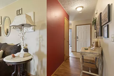 Entry Way - 718 S Mahn Ave, Springfield, MO 65802 photo 2 of 2