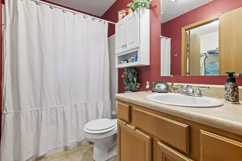 Bath - 718 S Mahn Ave, Springfield, MO 65802 photo 2 of 2