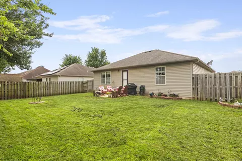 Exterior - 718 S Mahn Ave, Springfield, MO 65802 photo 5 of 6
