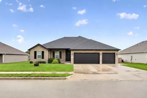 748 N Century Ave, Republic, MO 65738