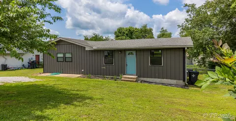 1609 Amy St, West Plains, MO 65775