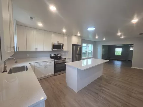 Kitchen - 1220 E University St, Springfield, MO 65804 photo 1 of 4