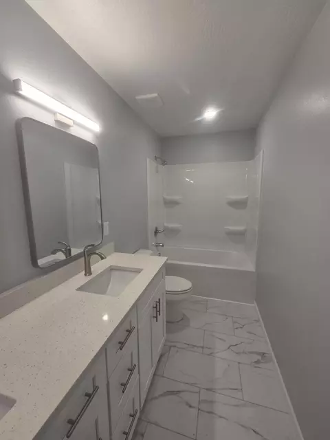 Bath - 1220 E University St, Springfield, MO 65804 photo 1 of 2
