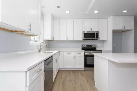Kitchen - 1220 E University St, Springfield, MO 65804 photo 3 of 4