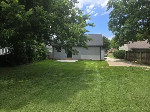 Exterior - 1220 E University St, Springfield, MO 65804 photo 3 of 4