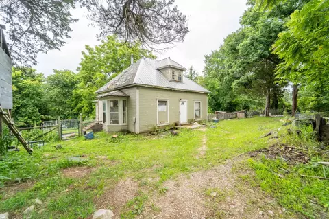 522 E 7th St, Miller, MO 65707