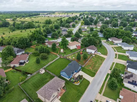 View/Area - 4464 W University St, Springfield, MO 65802 photo 2 of 4