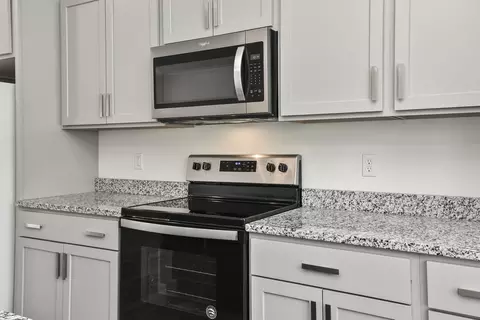 Kitchen - 4464 W University St, Springfield, MO 65802 photo 4 of 6