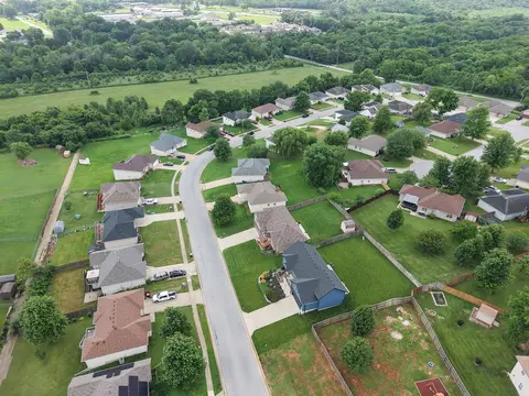 View/Area - 4464 W University St, Springfield, MO 65802 photo 4 of 4