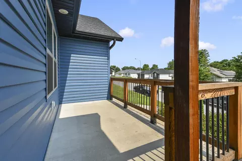 Exterior - 4464 W University St, Springfield, MO 65802 photo 4 of 5