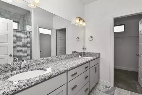 Bath - 4464 W University St, Springfield, MO 65802 photo 1 of 4