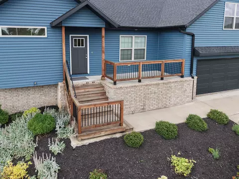 Exterior - 4464 W University St, Springfield, MO 65802 photo 2 of 5