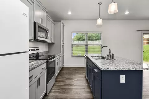 Kitchen - 4464 W University St, Springfield, MO 65802 photo 3 of 6