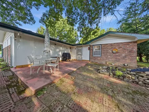 Exterior - 703 N Marshall St, Marshfield, MO 65706 photo 2 of 10