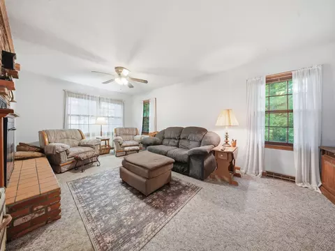 Living - 703 N Marshall St, Marshfield, MO 65706 photo 1 of 2