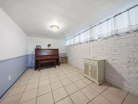 Other - 703 N Marshall St, Marshfield, MO 65706 photo 2 of 11