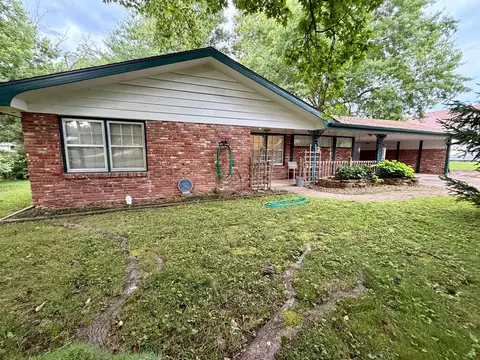 703 N Marshall St, Marshfield, MO 65706