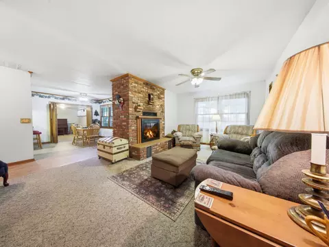 Living - 703 N Marshall St, Marshfield, MO 65706 photo 2 of 2