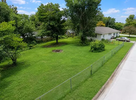 View/Area - 902 Canal St, Branson, MO 65616 photo 3 of 3