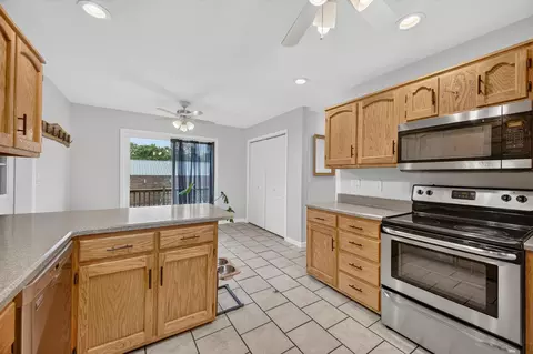 Kitchen - 2024 Dark Valley Rd, Marshfield, MO 65706 photo 2 of 7