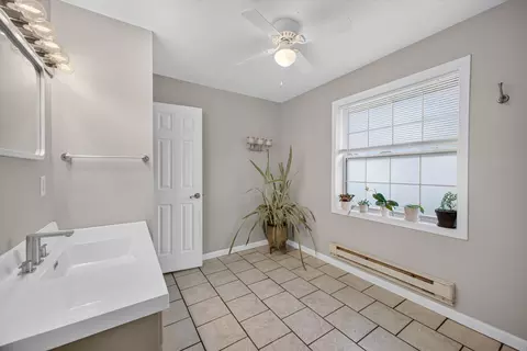 Bath - 2024 Dark Valley Rd, Marshfield, MO 65706 photo 5 of 10