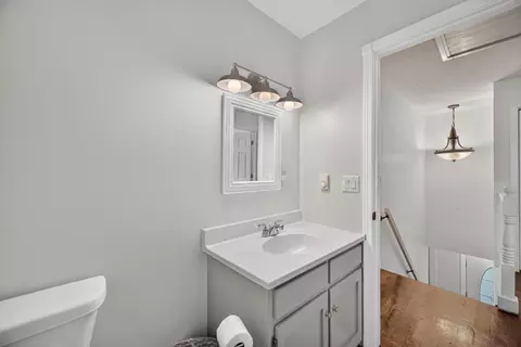 Bath - 2024 Dark Valley Rd, Marshfield, MO 65706 photo 7 of 10