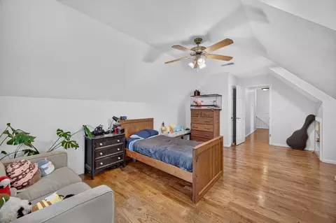 Bedroom - 2024 Dark Valley Rd, Marshfield, MO 65706 photo 6 of 9