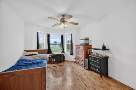 Bedroom - 2024 Dark Valley Rd, Marshfield, MO 65706 photo 4 of 9