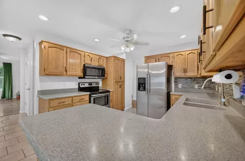 Kitchen - 2024 Dark Valley Rd, Marshfield, MO 65706 photo 5 of 7