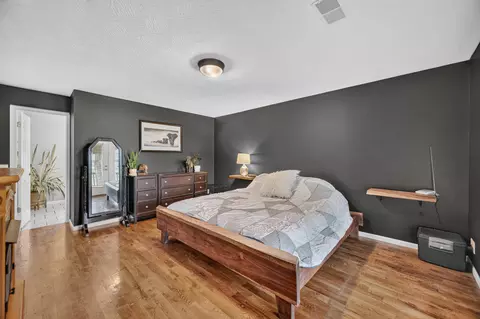 Bedroom - 2024 Dark Valley Rd, Marshfield, MO 65706 photo 2 of 9