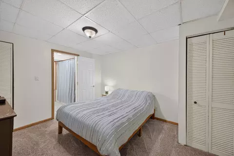 Bedroom - 2024 Dark Valley Rd, Marshfield, MO 65706 photo 8 of 9