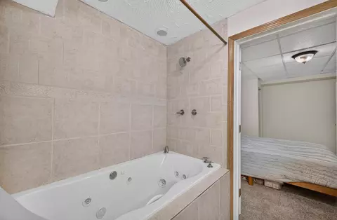 Bedroom - 2024 Dark Valley Rd, Marshfield, MO 65706 photo 9 of 9