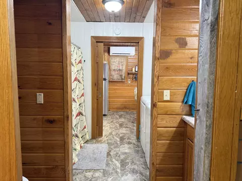 Entry Way - 2463 State Highway Dd, Ava, MO 65608 photo 4 of 5