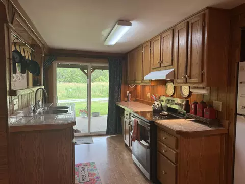 Kitchen - 2463 State Highway Dd, Ava, MO 65608 photo 1 of 7