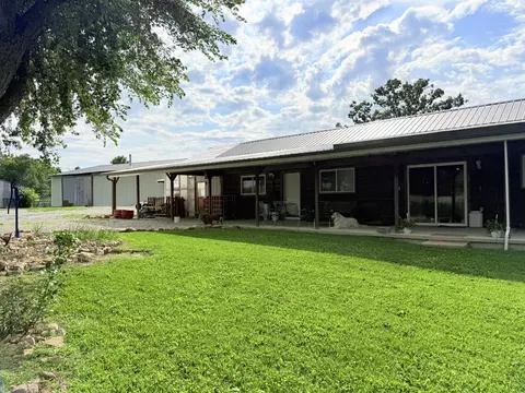 2463 State Highway Dd, Ava, MO 65608