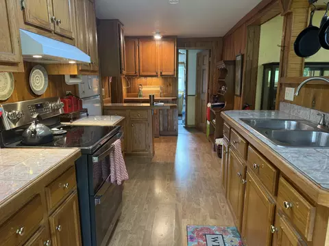 Kitchen - 2463 State Highway Dd, Ava, MO 65608 photo 2 of 7