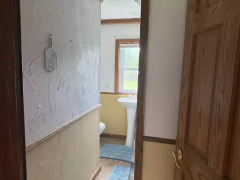 Entry Way - 2463 State Highway Dd, Ava, MO 65608 photo 2 of 5