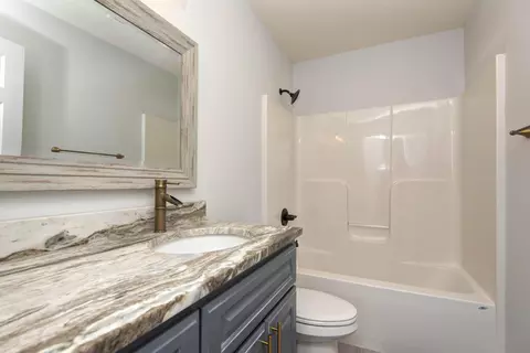 Bath - 5662 E Gatehouse Dr, Strafford, MO 65757 photo 4 of 4