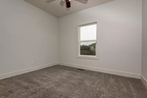 Bedroom - 5662 E Gatehouse Dr, Strafford, MO 65757 photo 3 of 4