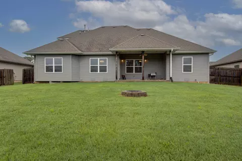 Exterior - 5662 E Gatehouse Dr, Strafford, MO 65757 photo 3 of 5