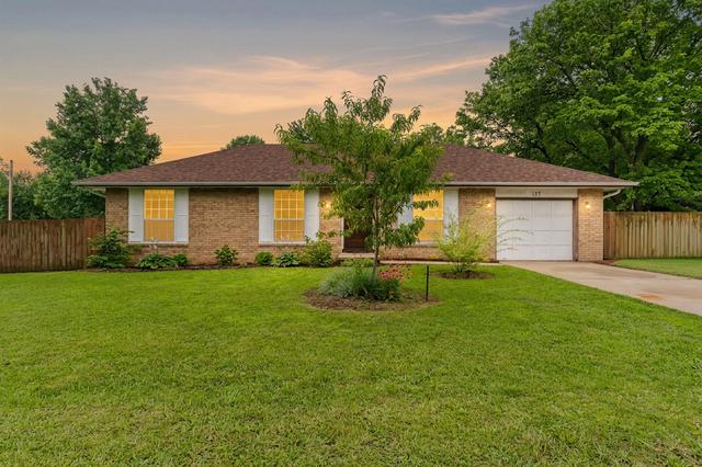 137 N Wynwood Ave, Republic, MO 65738