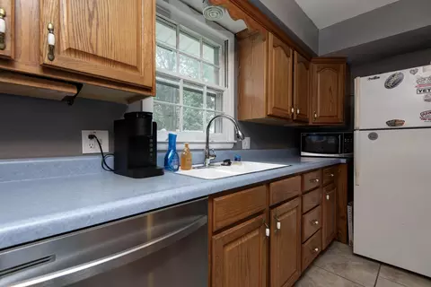 Kitchen - 2003 E Rosebrier St, Springfield, MO 65804 photo 2 of 3
